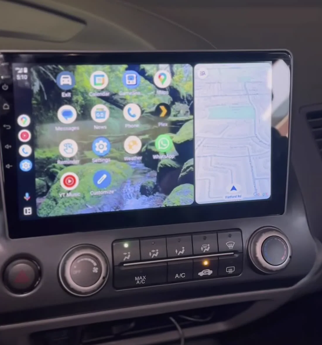 2011 Toyota Sienna Limited CarPlay screen and backup camera installation